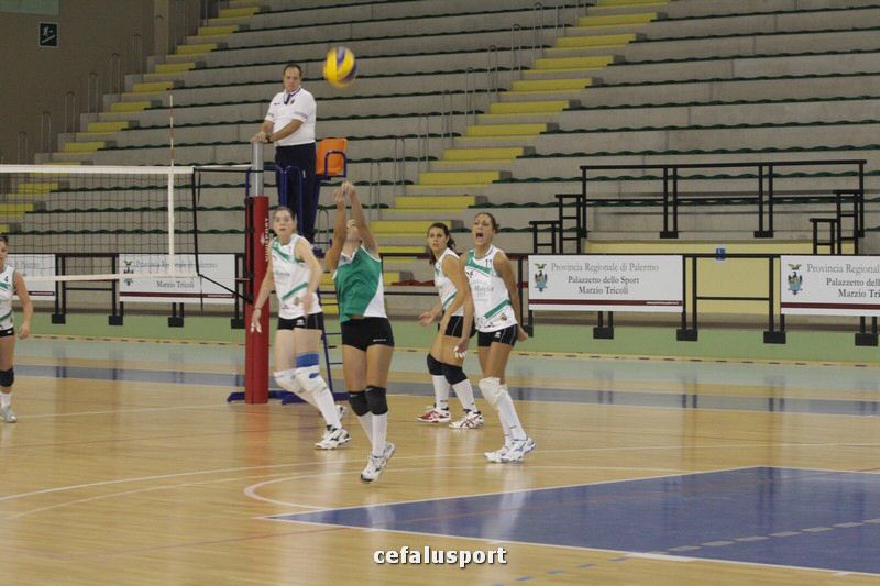 111030 volley 140_tn.jpg